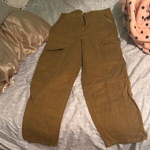 Universal Thread Women's Khaki Straight Leg Pants